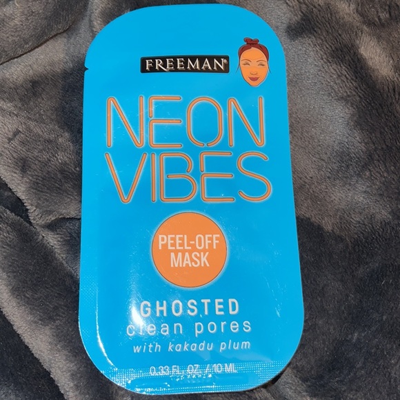 Freeman neon vibes 3 pack face mask - Picture 3 of 4
